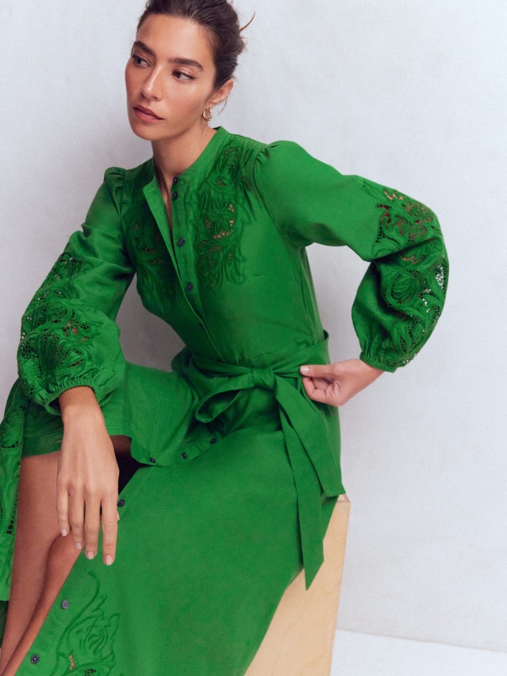 Mae Linen Blend Shirt Dress
Highland Green